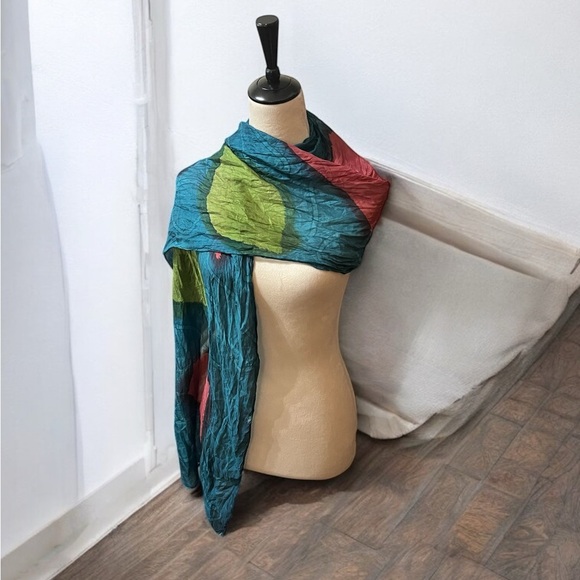 Elegant 100% Silk Blue and Red Color-Blocked Scarf - Picture 2 of 5